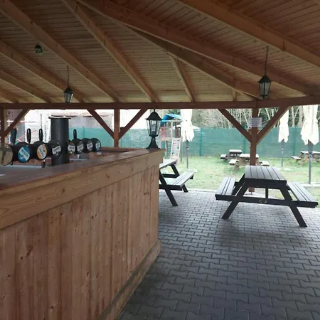 Кемпинг V Arealu Pivovaru Maly Janek Z Jinec *